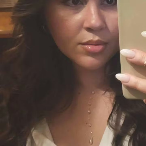 Laura, 24