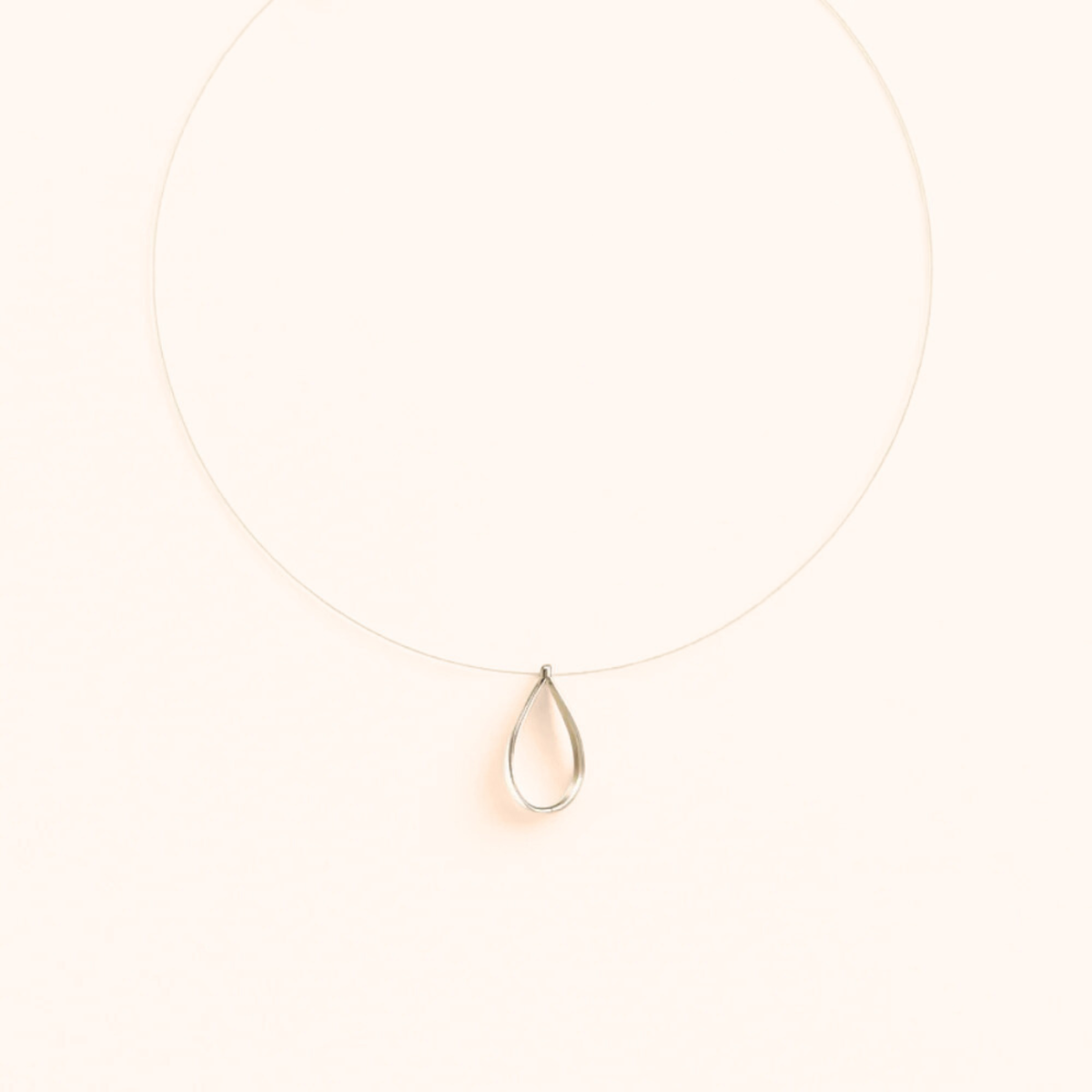 Le collier goutte de pluie diluvienne