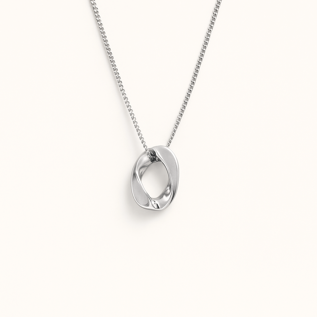 Le Collier Médaillon Ovale