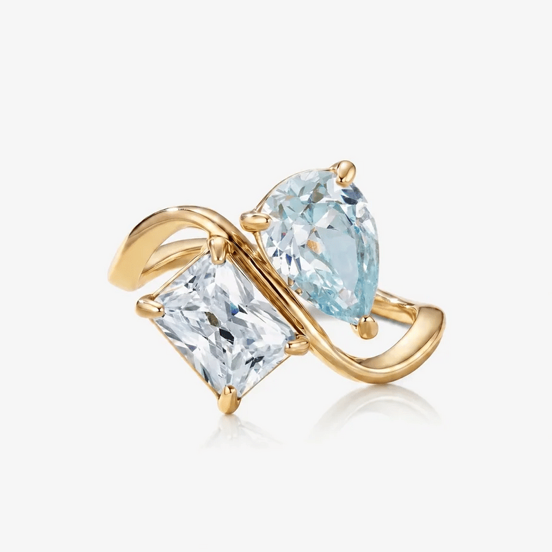 <p><strong>La bague </strong></p><p><strong>"uniques ensemble".</strong></p>